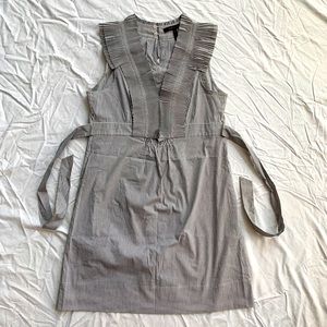 BCBG grey & white stripped summer dress 👗
